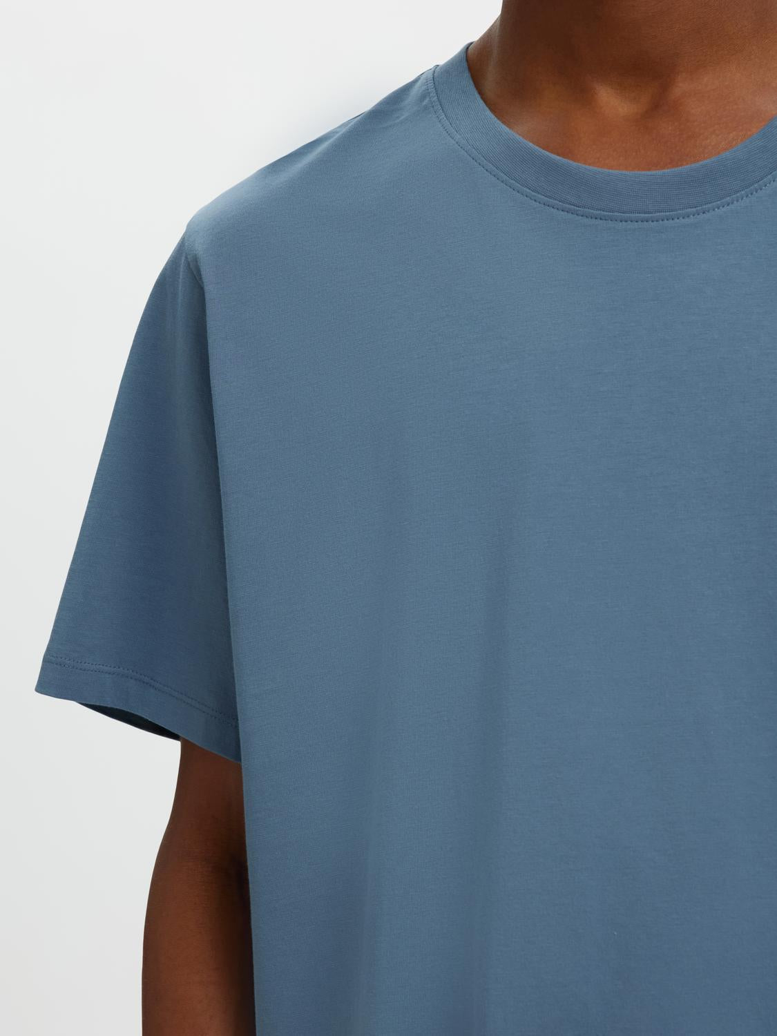 model_shot-detail